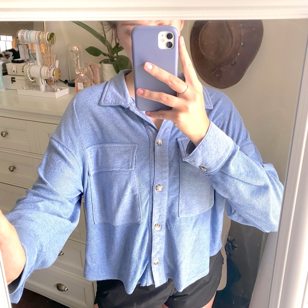 BUTTON DOWN COLLARED CROPPED SHACKET OVERSIZED